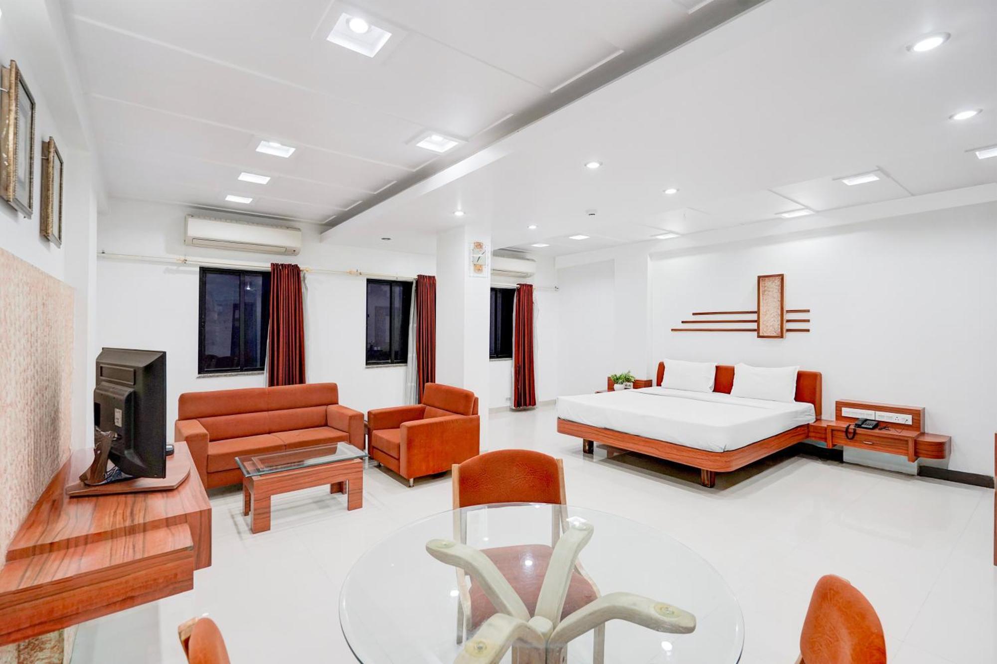 Super Townhouse Mg Road Porbandar Formerly Hotel Harmony Exterior photo